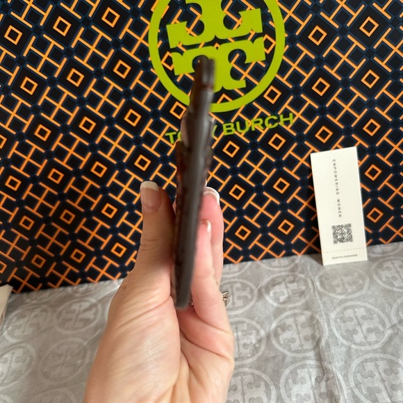 Tory Burch T Monogram Embossed Patent Leather Card Case Wallet Albarossa - Picture 3 of 8